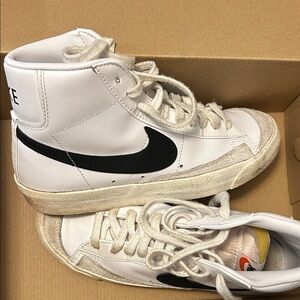 Nike White and Black High-Tops